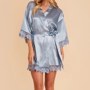 CLAUDINE LACE ROBE
SATIN DUSTY BLUE